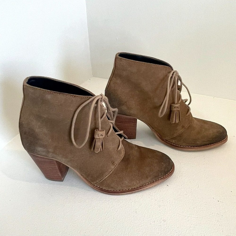 Crevo Sumerset Lace Up Suede Heeled Ankle Boot Camel Brown Women's Size 7.5 EUC